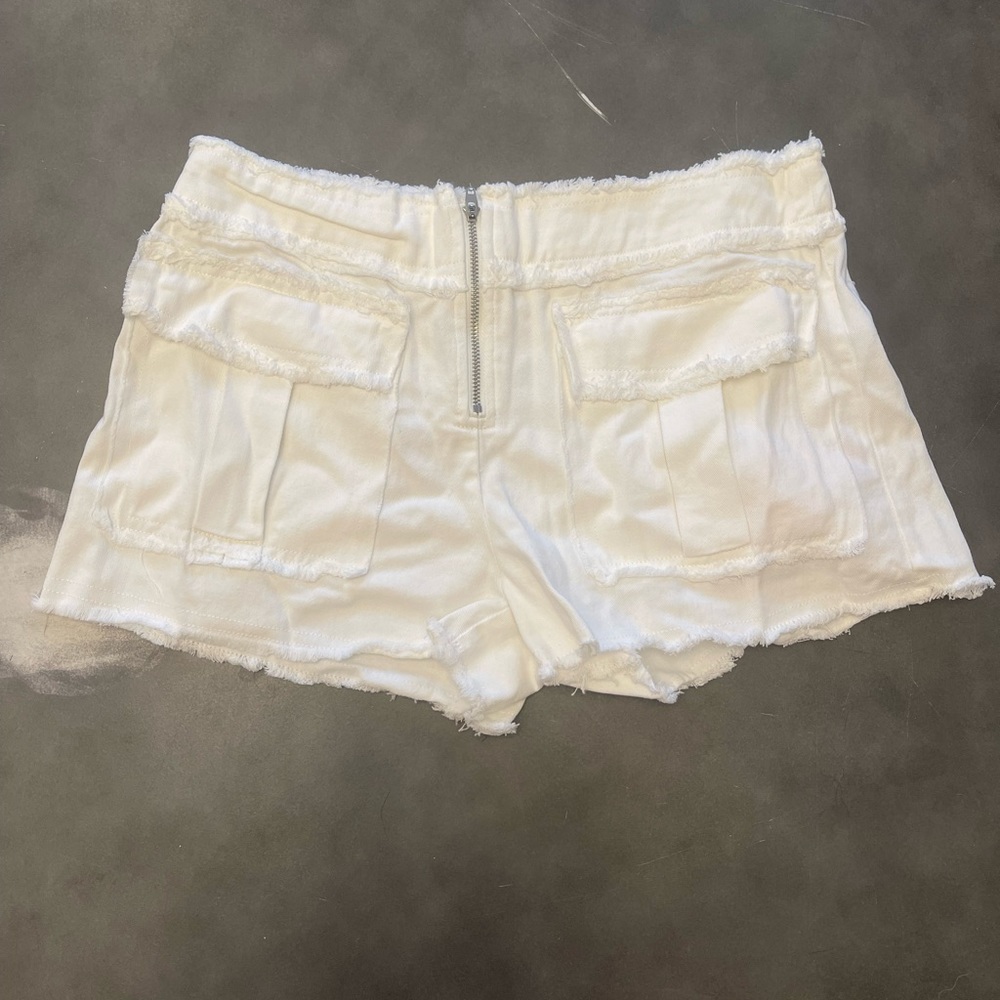 Stylish cargo shorts size small (fits like a medium)